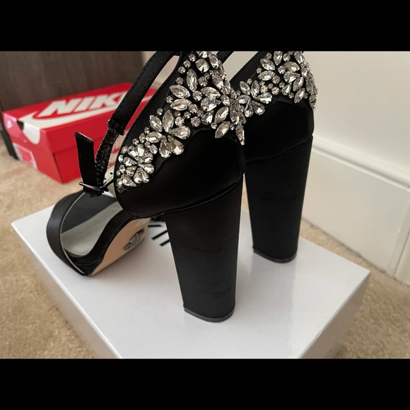 David’s Bridal Vera Wong Collection Black Heels Size 8 - Picture 6 of 10